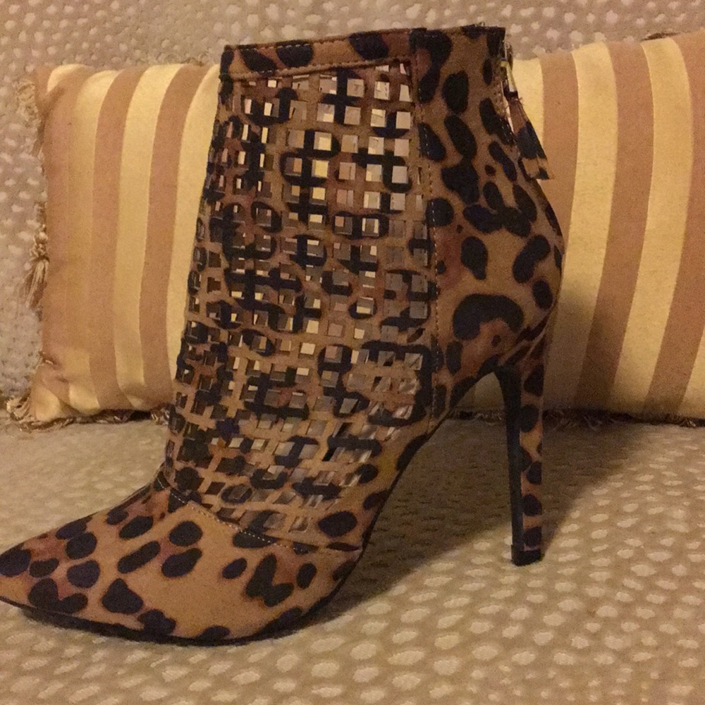 Cheetah booties - Picture 2 of 4